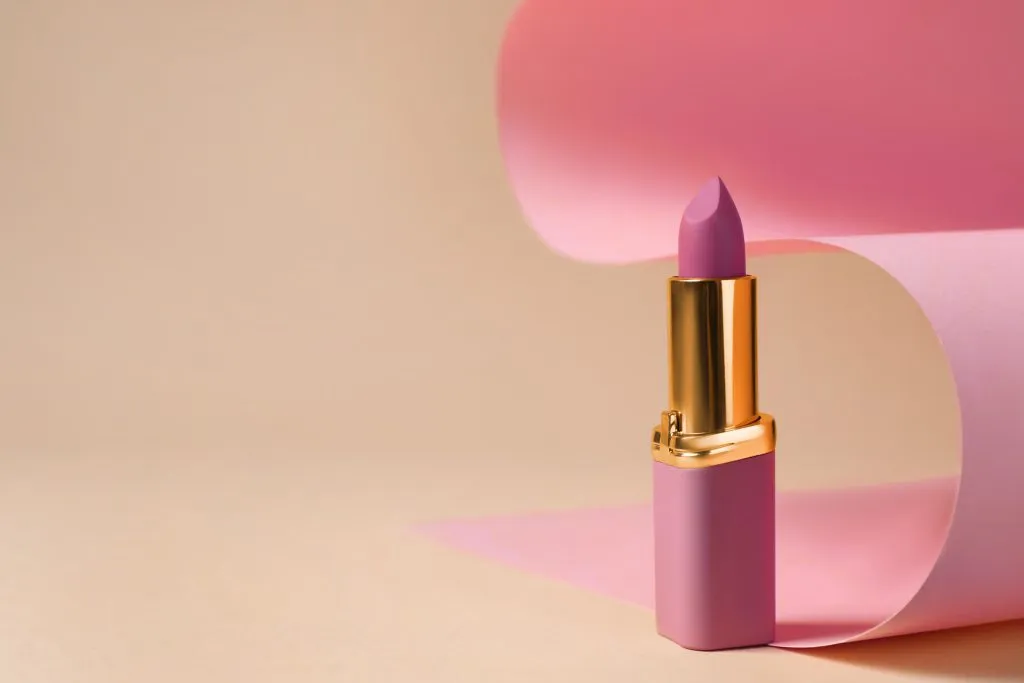 Odkryj nowy wymiar koloru i matowego efektu z pomadką Color Riche Intense Volume Matt od L’Oréal Paris